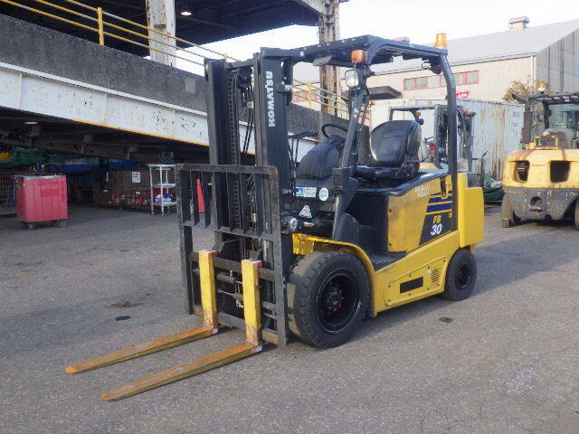Xe nâng điện KOMATSU FB30-12/ 102469