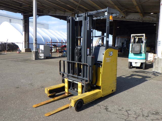 Xe nâng điện Komatsu 1.5 tấn 4.5m (3 tầng) - 2020