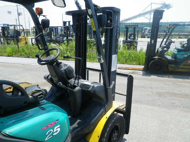 XE NÂNG DẦU 2.5 TẤN KOMATSU FD25C-16 700489