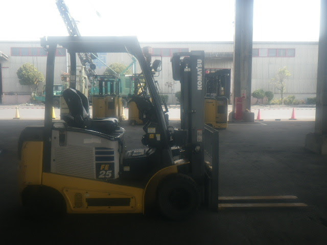 Xe nâng điện Komatsu 2.5 tấn Model: FE25-1 302498