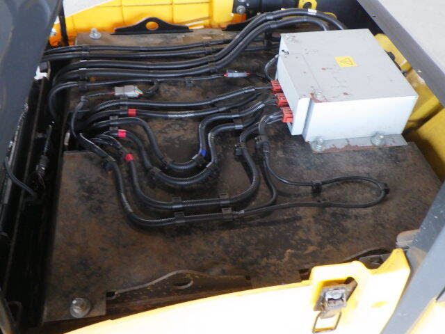 Xe nâng điện Komatsu 2.5 tấn Model: FE25-1 305511