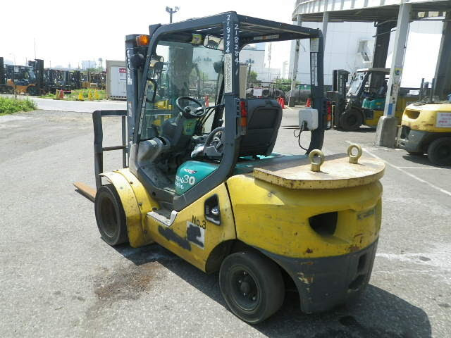 Xe nâng diesel Komatsu 3 tấn FD30C-16