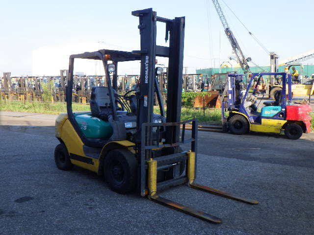 Xe nâng Komatsu 2.5 tấn sx 2006 #721080