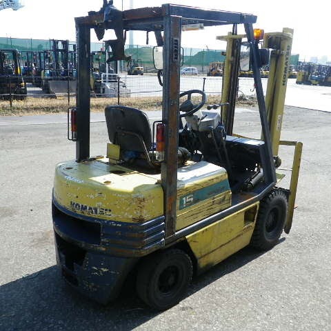 Xe nâng xăng Komatsu 1.5 tấn, model: FG15L-15