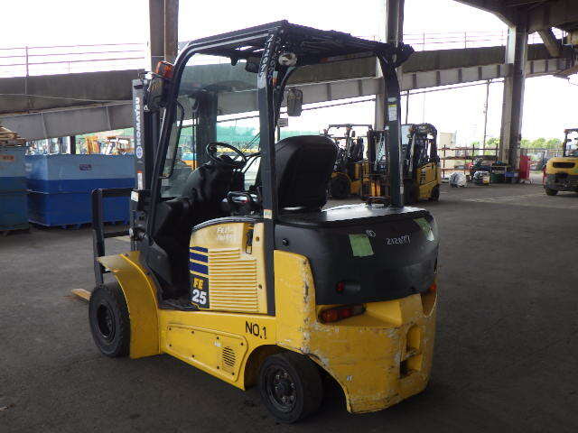 XE NÂNG ĐIỆN 2.5 TẤN KOMATSU FE25-1 301959 GẬT GÙ, LỐP KÉP