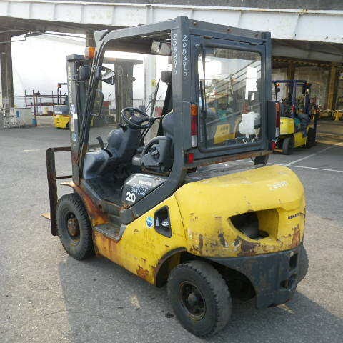 Xe nâng Komatsu 2 tấn, FD20T-17 , lốp hơi, số tự động- 334200