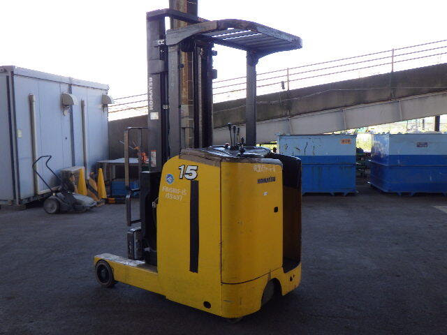 XE NÂNG ĐIỆN ĐỨNG LÁI 1.5 TẤN KOMATSU FB15RLF-15 155037