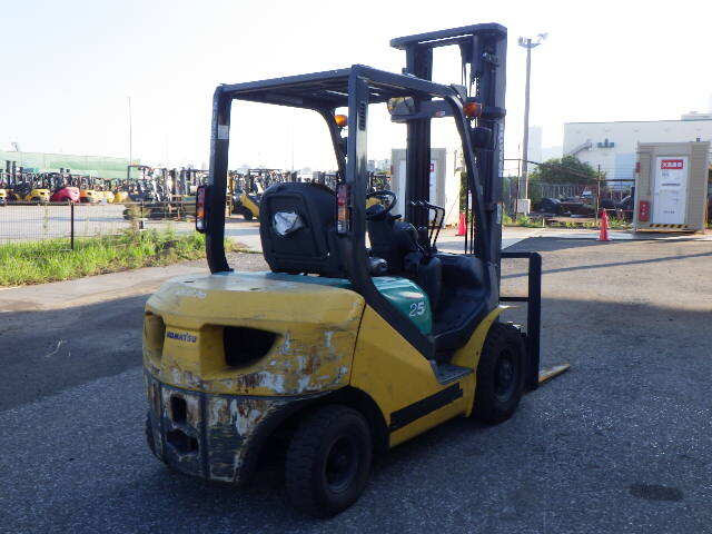 Xe nâng Komatsu 2.5 tấn sx 2006 #721080