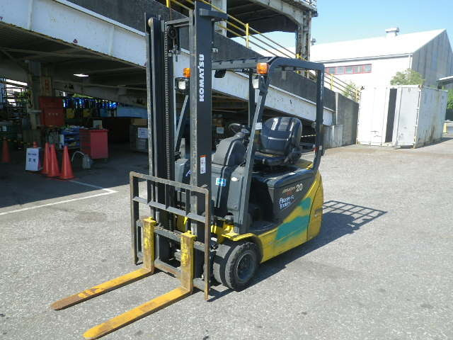 Xe nâng điện Komatsu 2.0 tấn FB20M-12, 3 bánh sx 2017