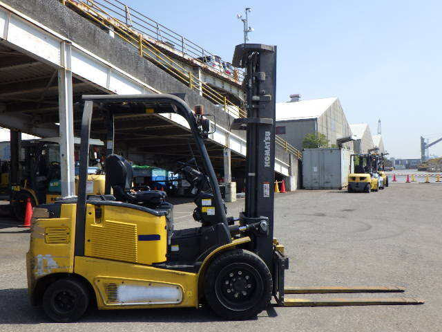 Xe nâng điện Komatsu 3.0 tấn FE30-1