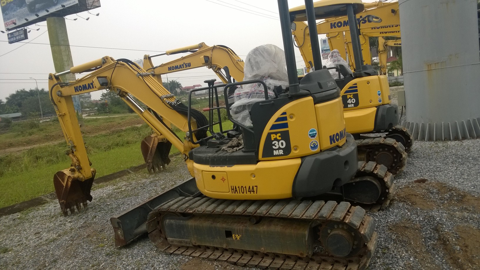 Máy xúc Komatsu mini PC30MR-3