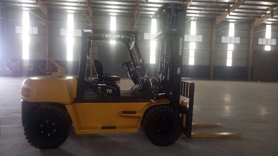 Xe nâng Komatsu 7 tấn, Model: FD70-10
