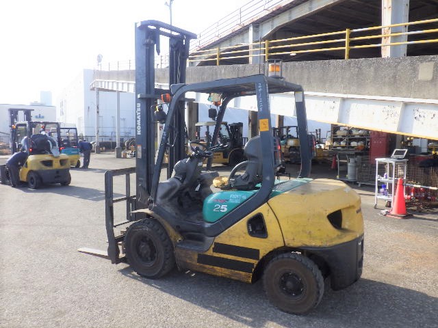 Xe nâng dầu 2.5 tấn FD25T-16 #722126