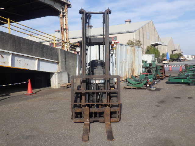 Xe nâng dầu 2.5 tấn FD25T-16 #722126