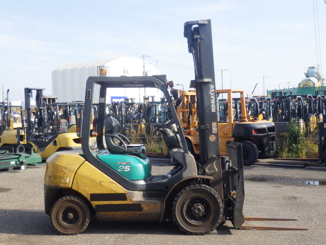 Xe nâng dầu 2.5 tấn FD25T-16 #722126