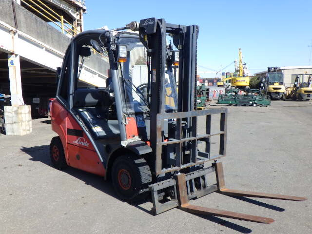 Xe nâng dầu 2.5 tấn LINDE H25D-01 serial H2X392S04696