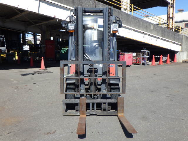 Xe nâng dầu 2.5 tấn LINDE H25D-01 serial H2X392S04696