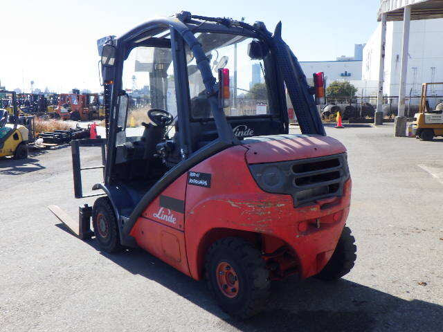 Xe nâng dầu 2.5 tấn LINDE H25D-01 serial H2X392S04696