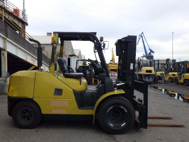 Xe nâng dầu 4.5 tấn Komatsu FH45-1/138213