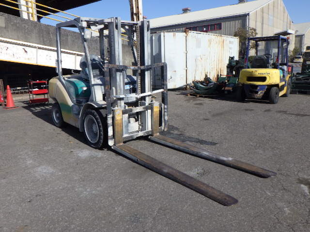 Xe nâng dầu Komatsu 3.0 tấn FD30C-15 #570978