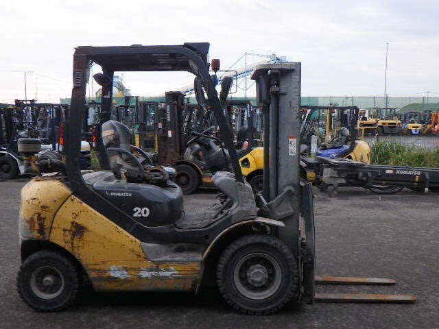 Xe nâng dầu 2.0 tấn Komatsu FD20T-17 serial 331849