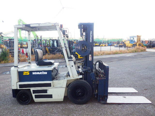 Xe nâng điện 2.5 tấn Komatsu FB25-3/13283