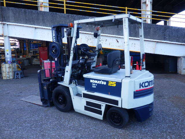 Xe nâng điện 2.5 tấn Komatsu FB25-3/13283