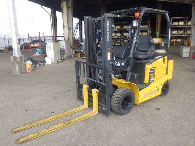 Xe nâng điện 2.5 tấn Komatsu FE25-1 serial 301210