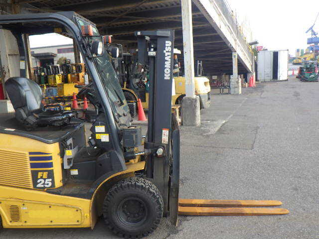 Xe nâng điện 2.5 tấn Komatsu FE25-1/303613