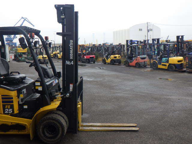 Xe nâng điện 2.5 tấn Komatsu FE25-1 serial 305562