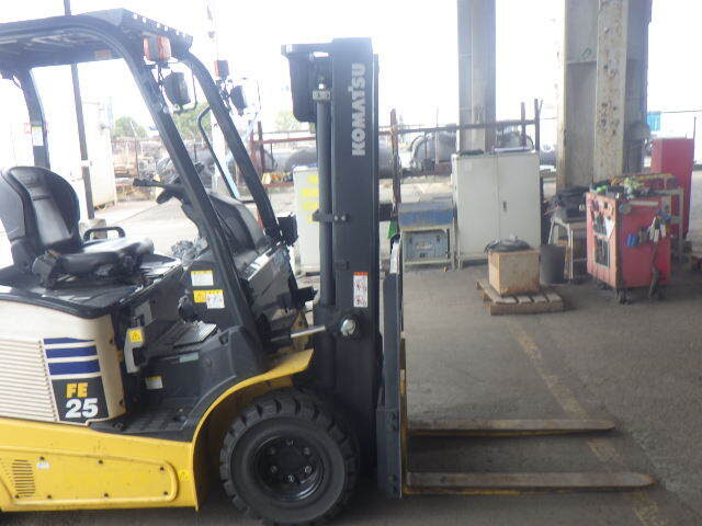 Xe nâng điện 2.5 tấn Komatsu FE25-1/305653