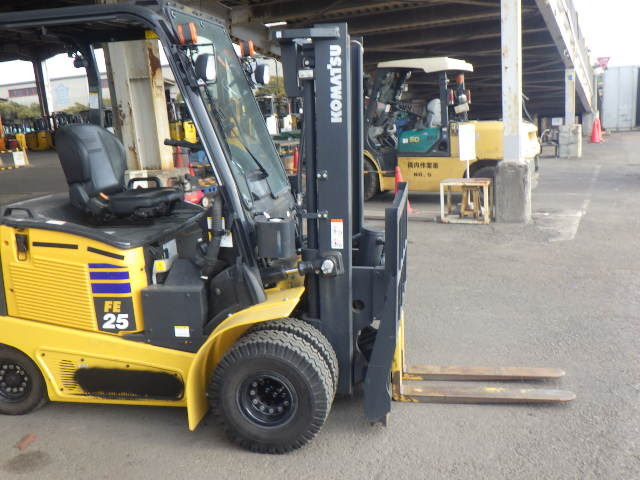 Xe nâng điện 2.5 tấn Komatsu FE25-1/310090
