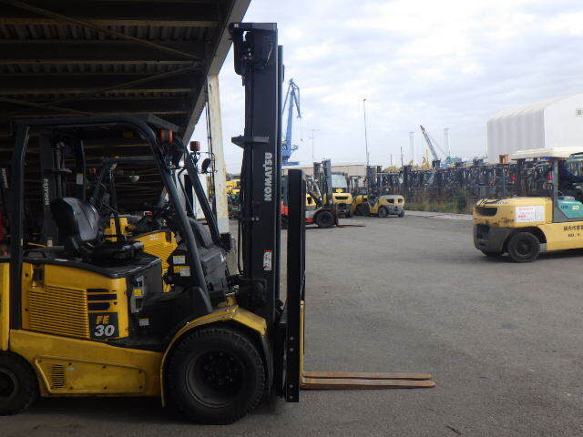 Xe nâng điện 3.0 tấn Komatsu FE30-1 serial 305371
