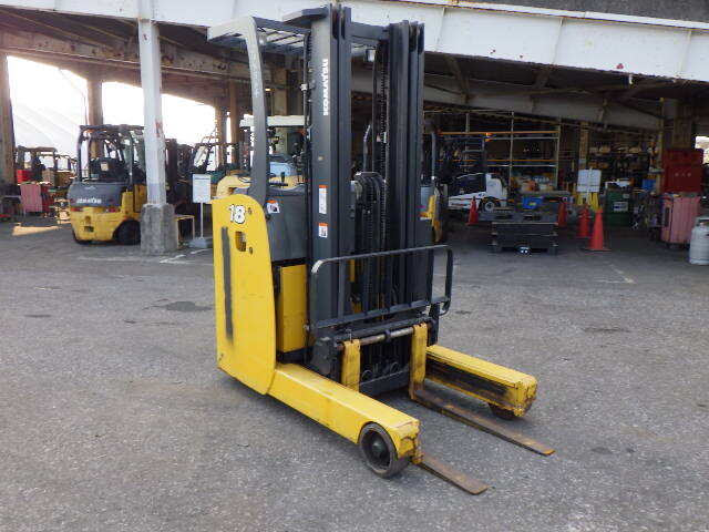 Xe nâng điện đứng lái 1.8 tấn Komatsu FB18RL-14 serial 146331