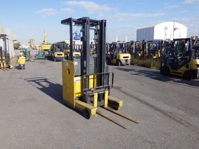 Xe nâng điện đứng lái 0.9 tấn Komatsu model FB09RS-15 serial 156802