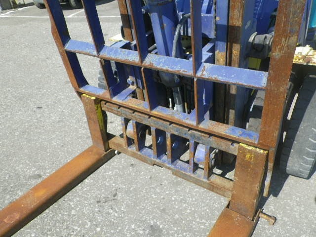 Xe nâng dầu Komatsu 3 tấn gắn gật gù lốp đôi