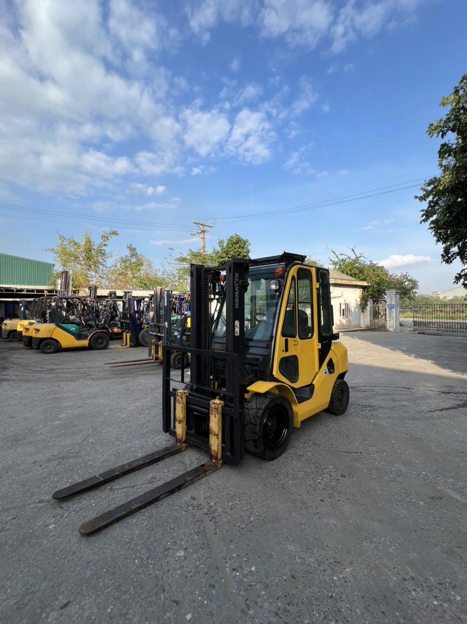 Xe nâng Komatsu chạy dầu 3 tấn FD30T-17 -2015