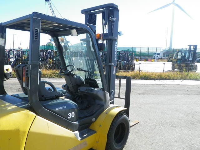 Xe nâng Komatsu chạy dầu 3 tấn FD30T-17 #310324