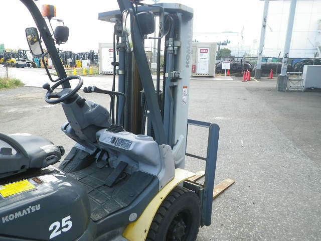 Xe nâng xăng Komatsu 2.5 tấn #332395