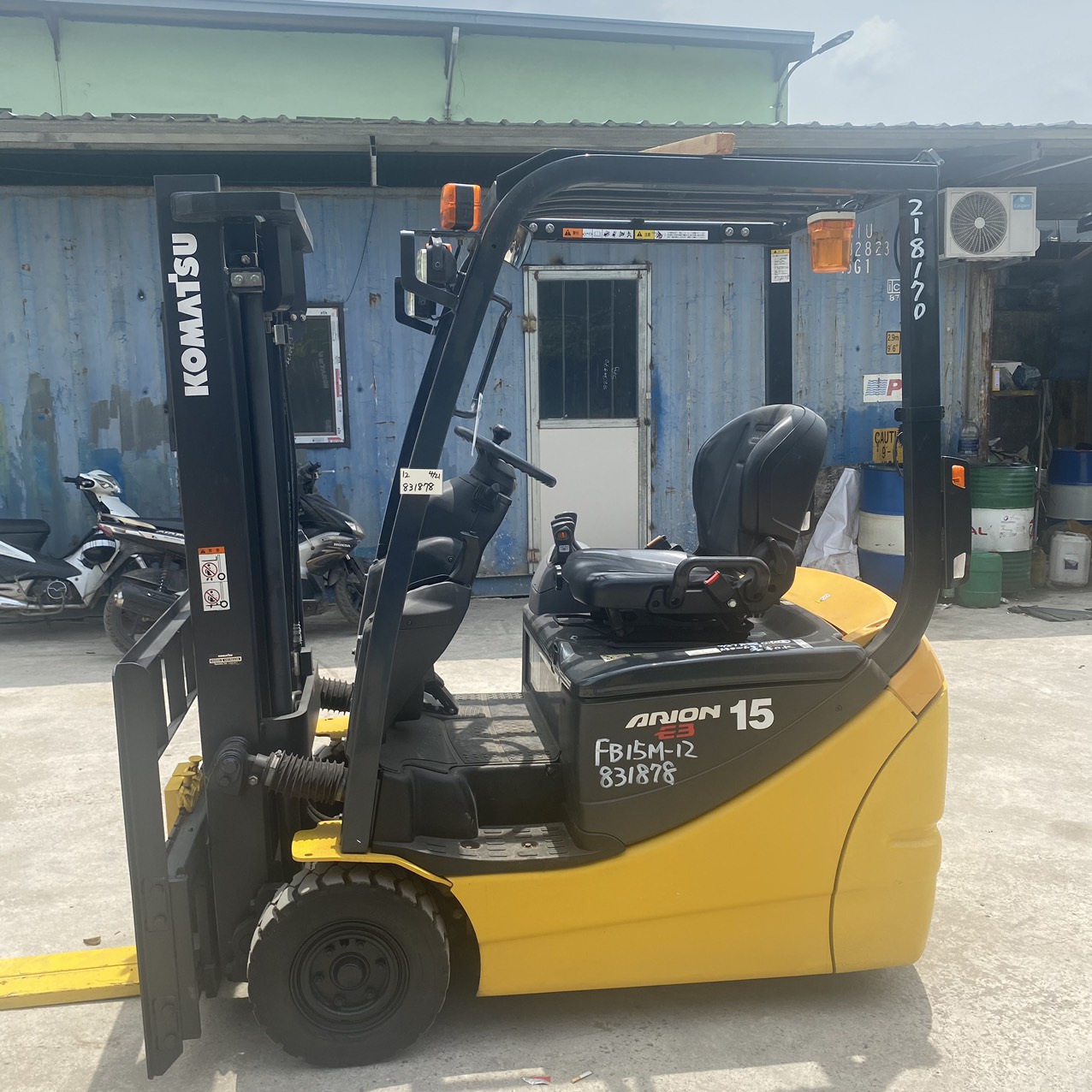 Xe nâng điện Komatsu 1.5 tấn 3 bánh FB15M-12