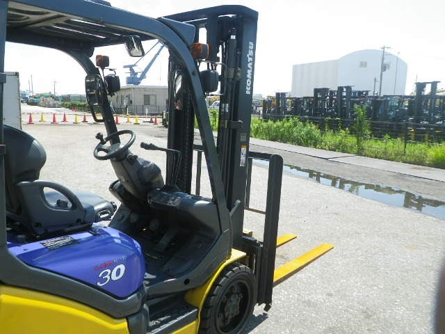 Xe nâng dầu Komatsu 3 tấn FD30NT-15