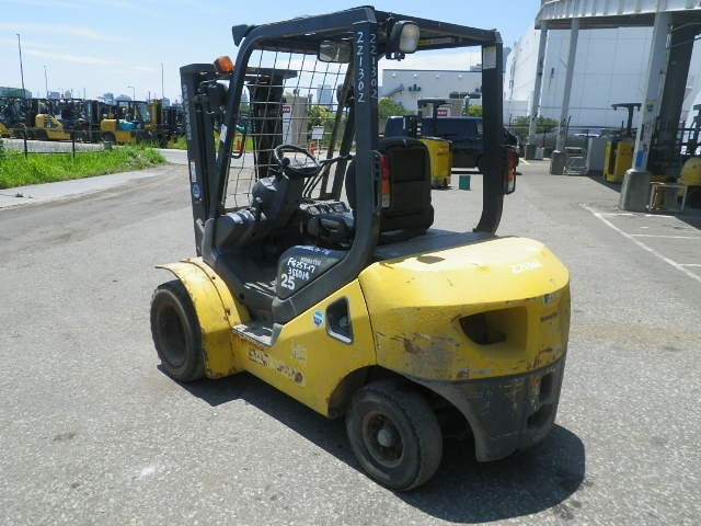 Xe nâng xăng Komatsu 2.5 tấn năm 2019