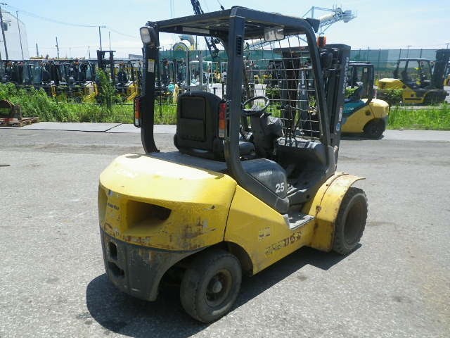 Xe nâng xăng Komatsu 2.5 tấn năm 2019