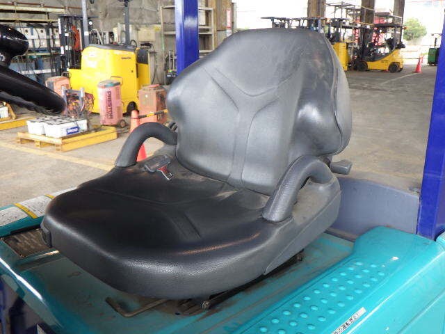 Xe nâng điện Komatsu 1.8 tấn Kẹp cuộn giấy