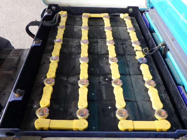 Xe nâng điện Komatsu 1.8 tấn Kẹp cuộn giấy