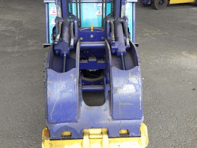 Xe nâng điện Komatsu 1.8 tấn Kẹp cuộn giấy