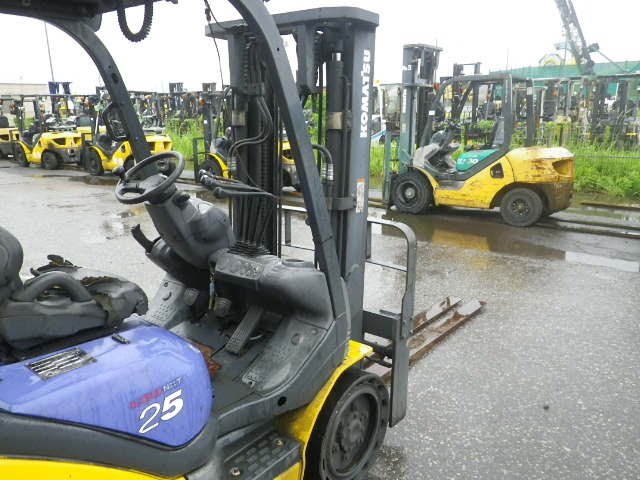 Xe nâng dầu Komatsu 2.5 tấn FD25NT-15#572391