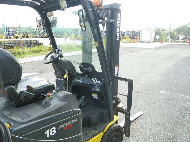 Xe nâng Komatsu 1.8 tấn # 855343