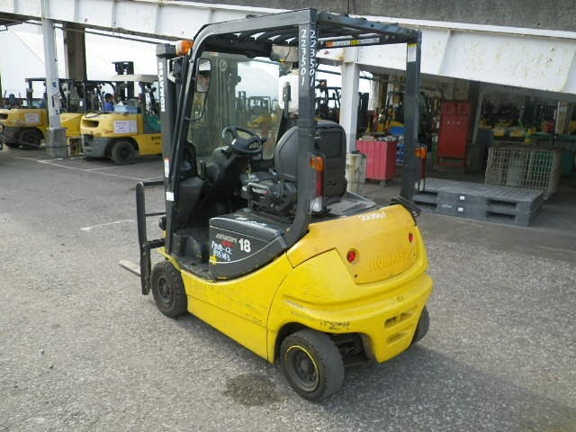 Xe nâng Komatsu 1.8 tấn # 855343