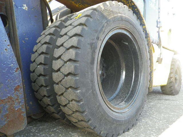 Xe nâng dầu Komatsu 2.5 tấn FD25HC-12 #541615